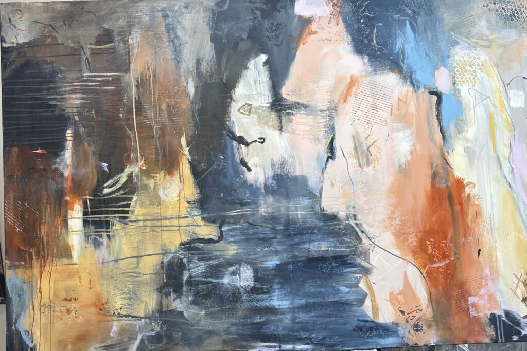 Baghuset Atelier Theilgaard, abstrakt med ansigter, blå og brune nuancer, 150x100 cm